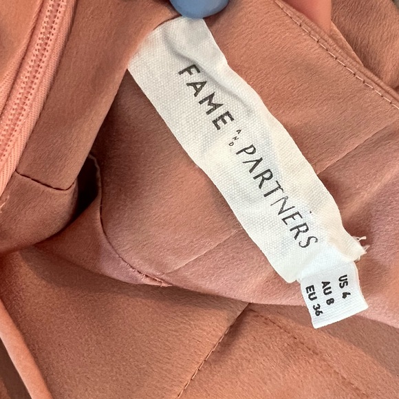 Fame and Partners Strappy Tri Cup Gown - Picture 7 of 9